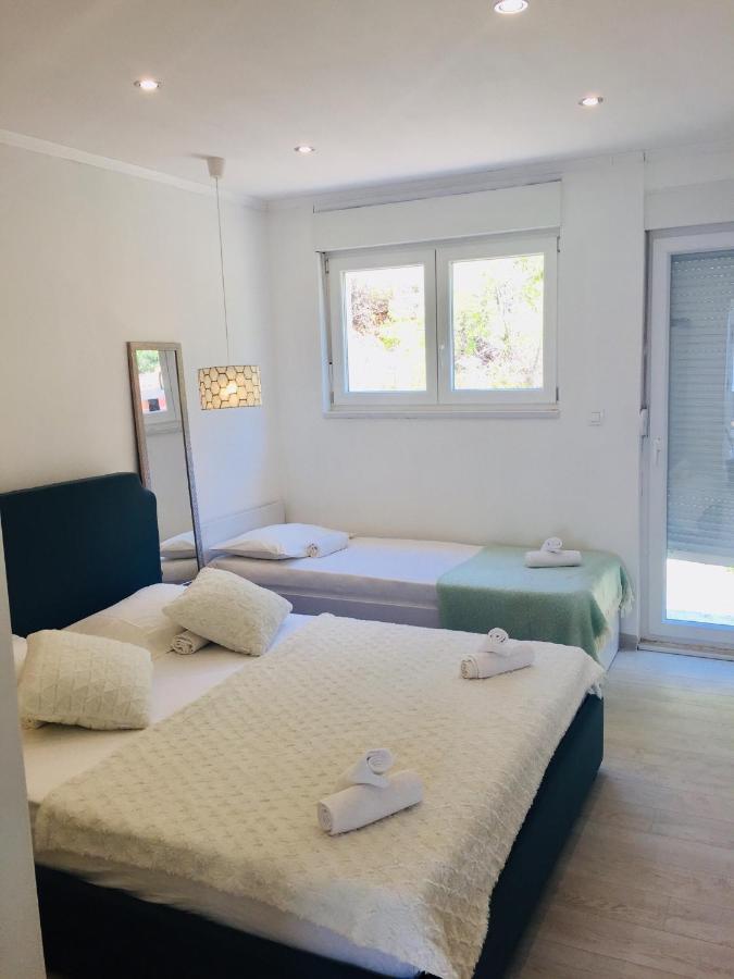 Apartments Jurakovic Živogošće Екстериор снимка
