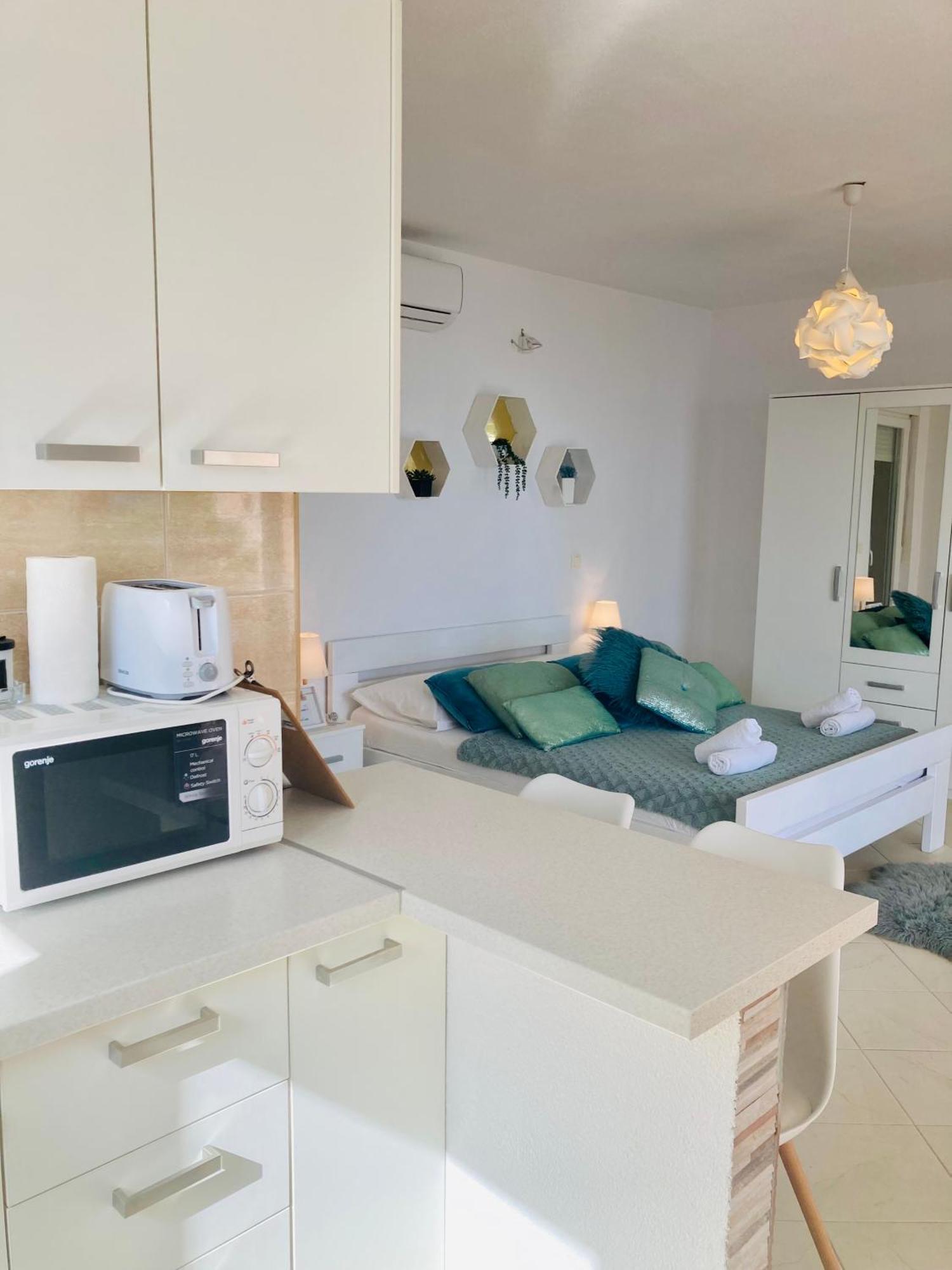Apartments Jurakovic Živogošće Екстериор снимка